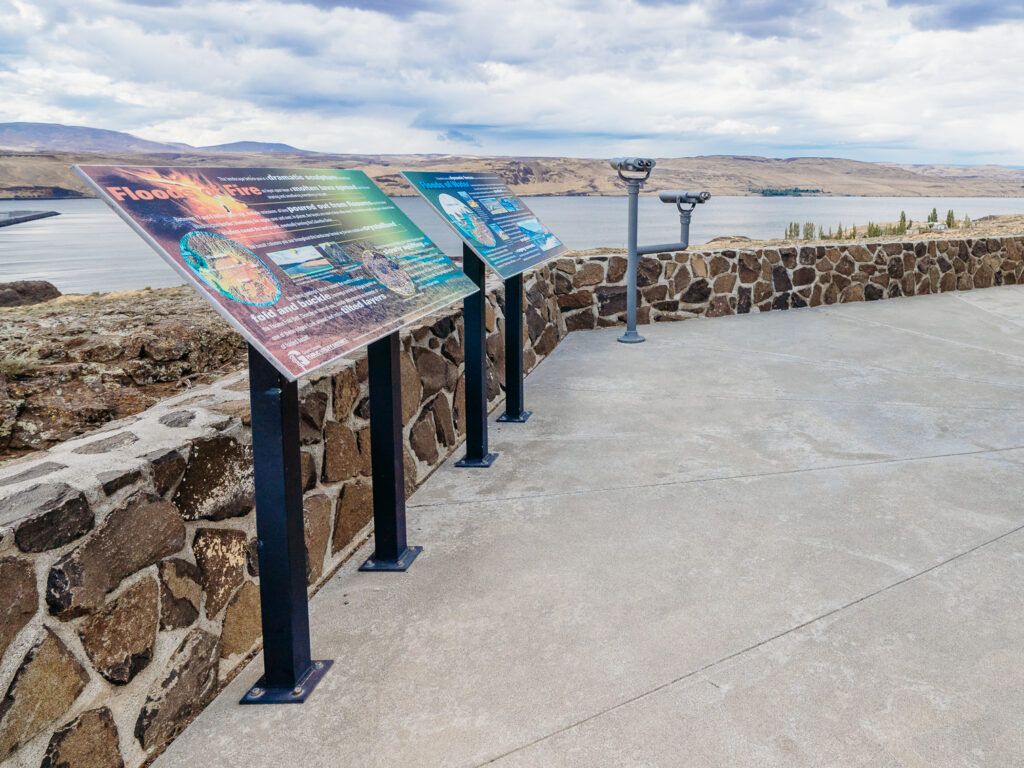 Wanapum Dam Overlook Informative Displays